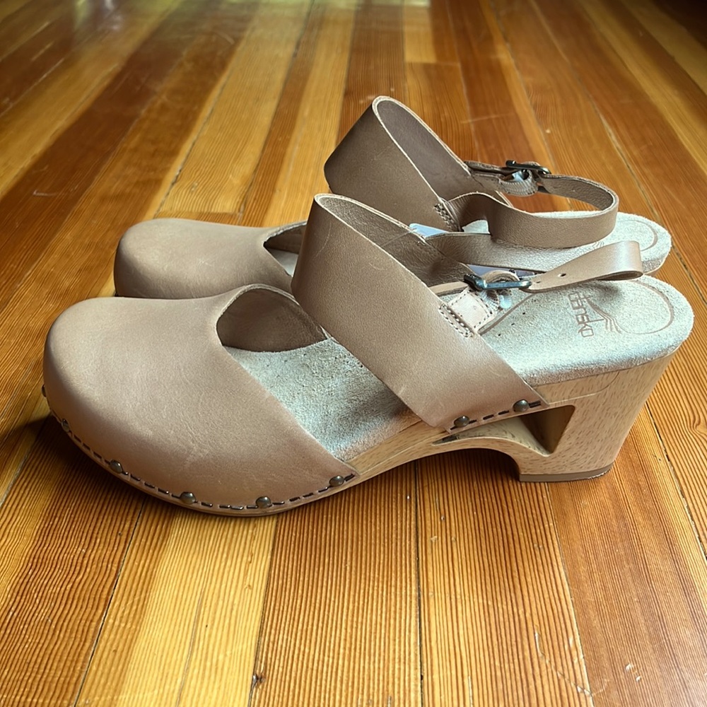 NWT Dansko Thea - Size 42